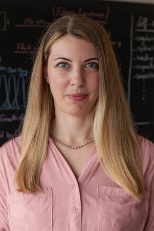 Dr. Ceren Sibel Sayin