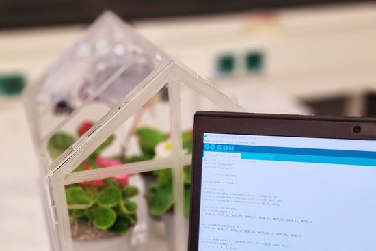 Schulprojekt Intelligentes Gewächshaus (© RUB/ETIT)