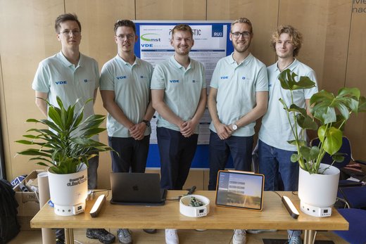 Team Planttastic am Arbeitsplatz