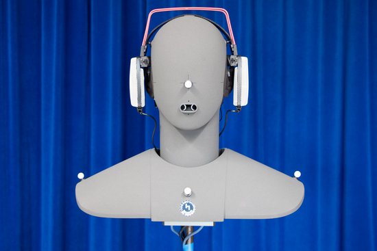 Schulprojekt Audiotechnik im Tonstudio (© RUB/ETIT)