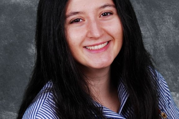  Ayse Pazar