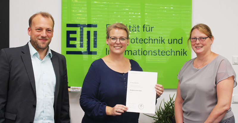 Gratulation an Frau Dr. Antje Pohl zur Ernennung zur Akademischen Rätin (Foto: © RUB/ETIT Dekanat